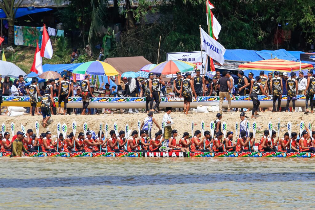 Jalur Bersiap di Tepi Sungai